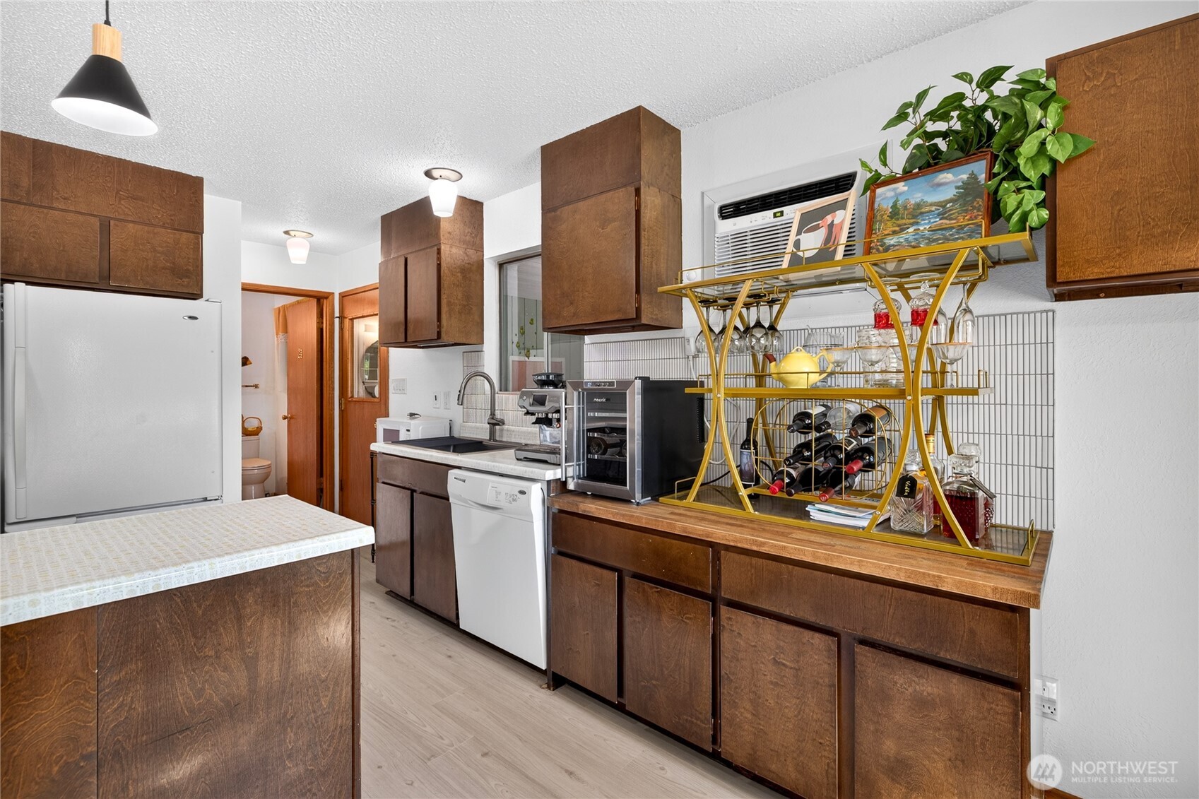 118 Birch Street Property Photo 6