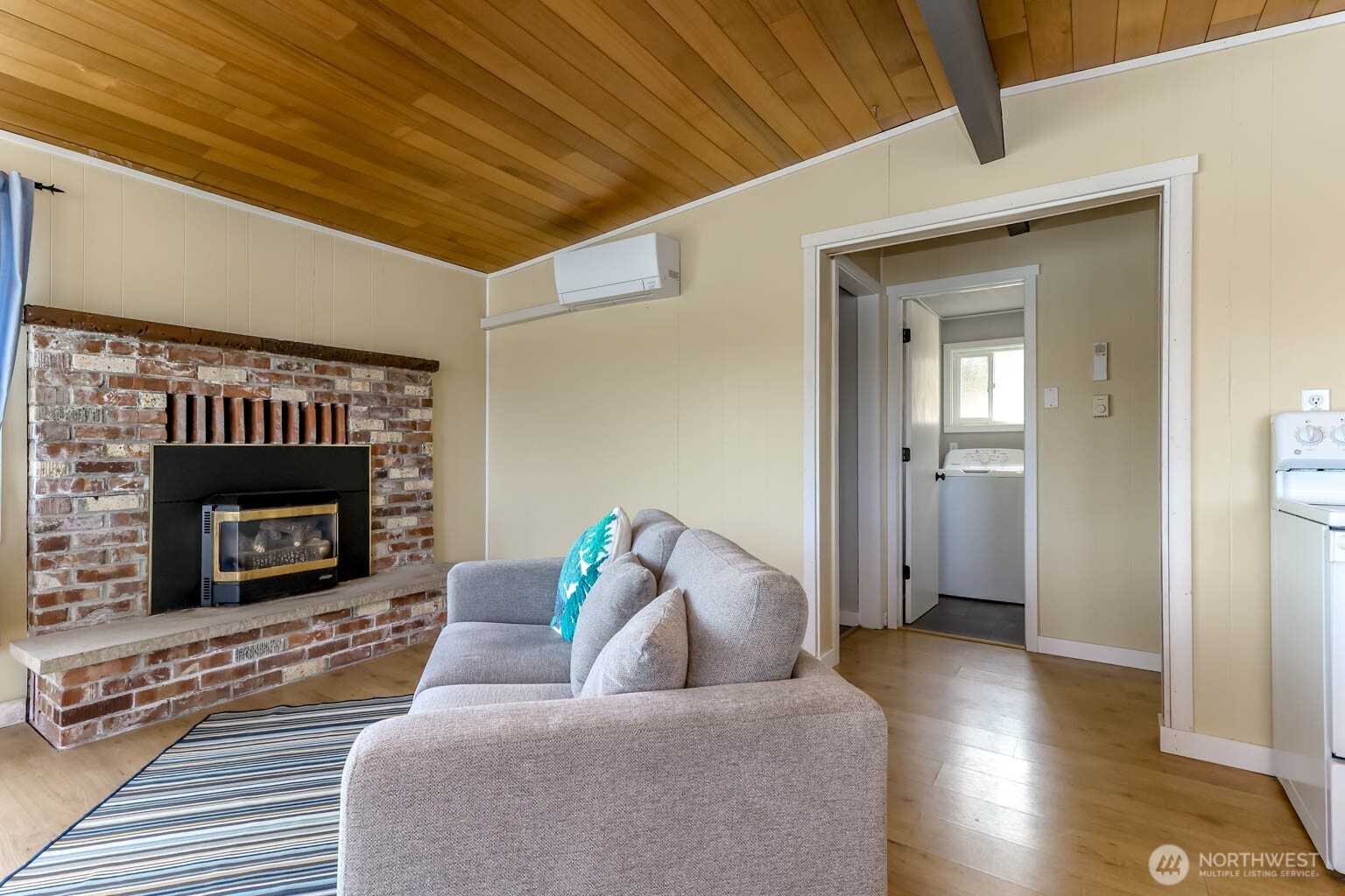 11415 Larson Road Property Photo 10