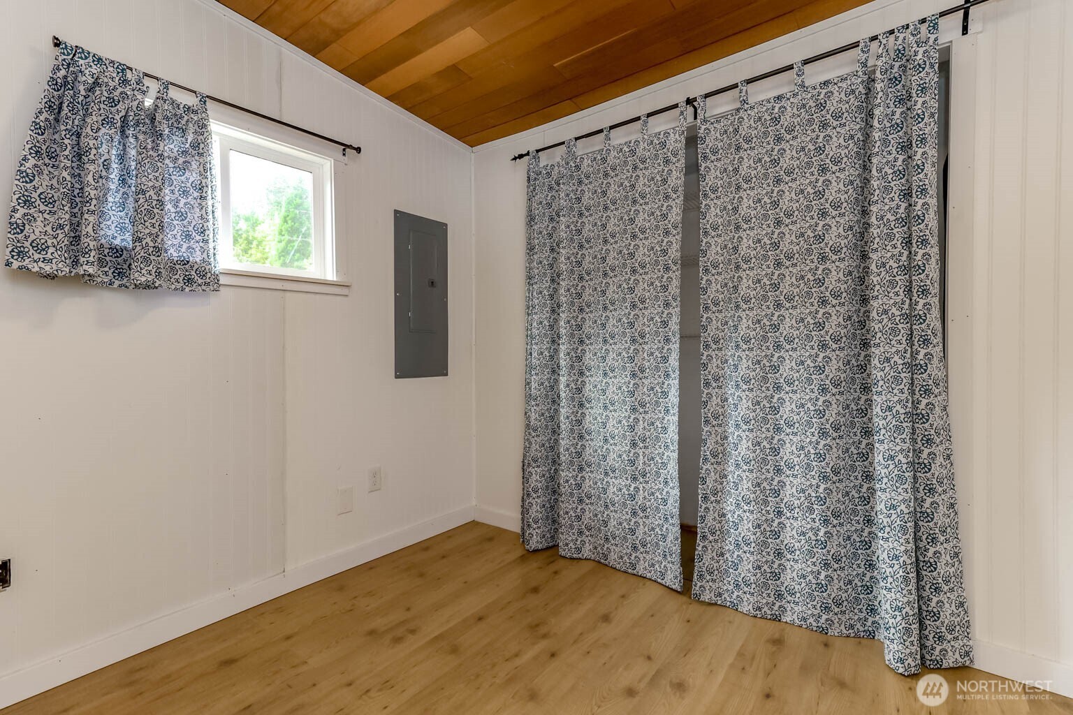 11415 Larson Road Property Photo 12