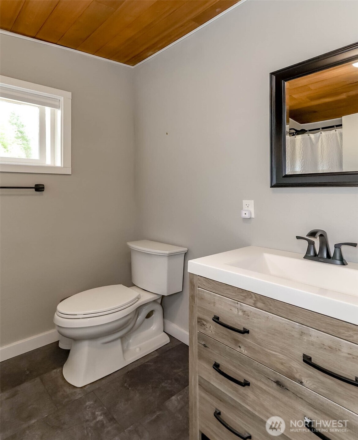 11415 Larson Road Property Photo 17