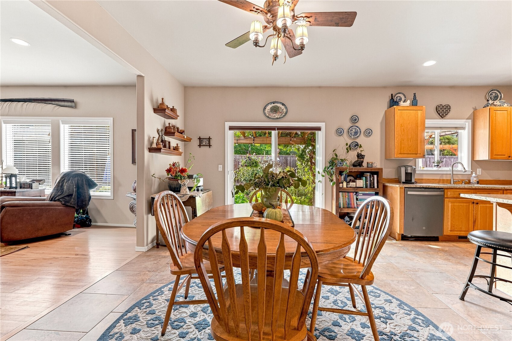 1635 Washington Street Property Photo 8