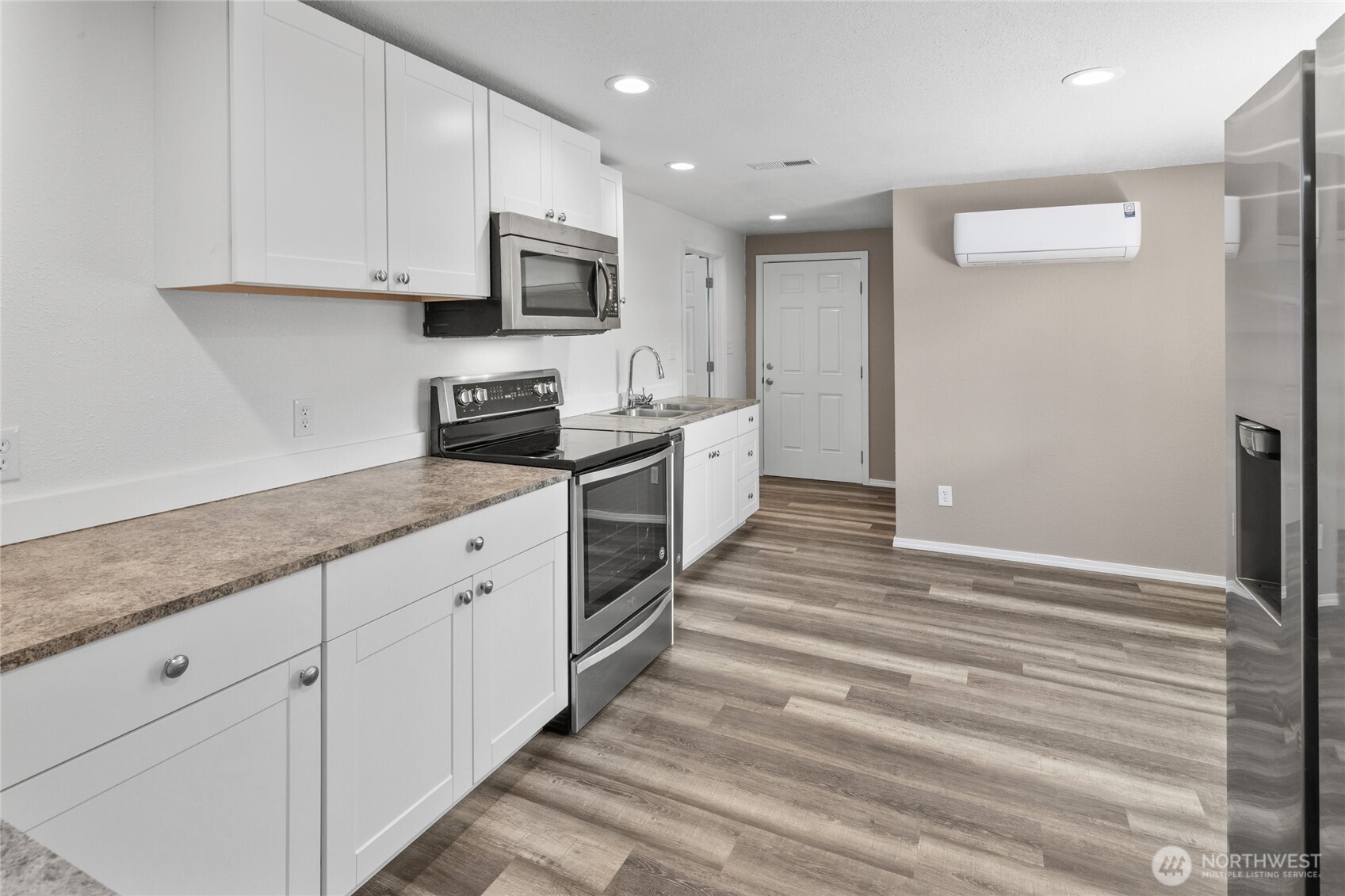 513 Marie Avenue Property Photo 10