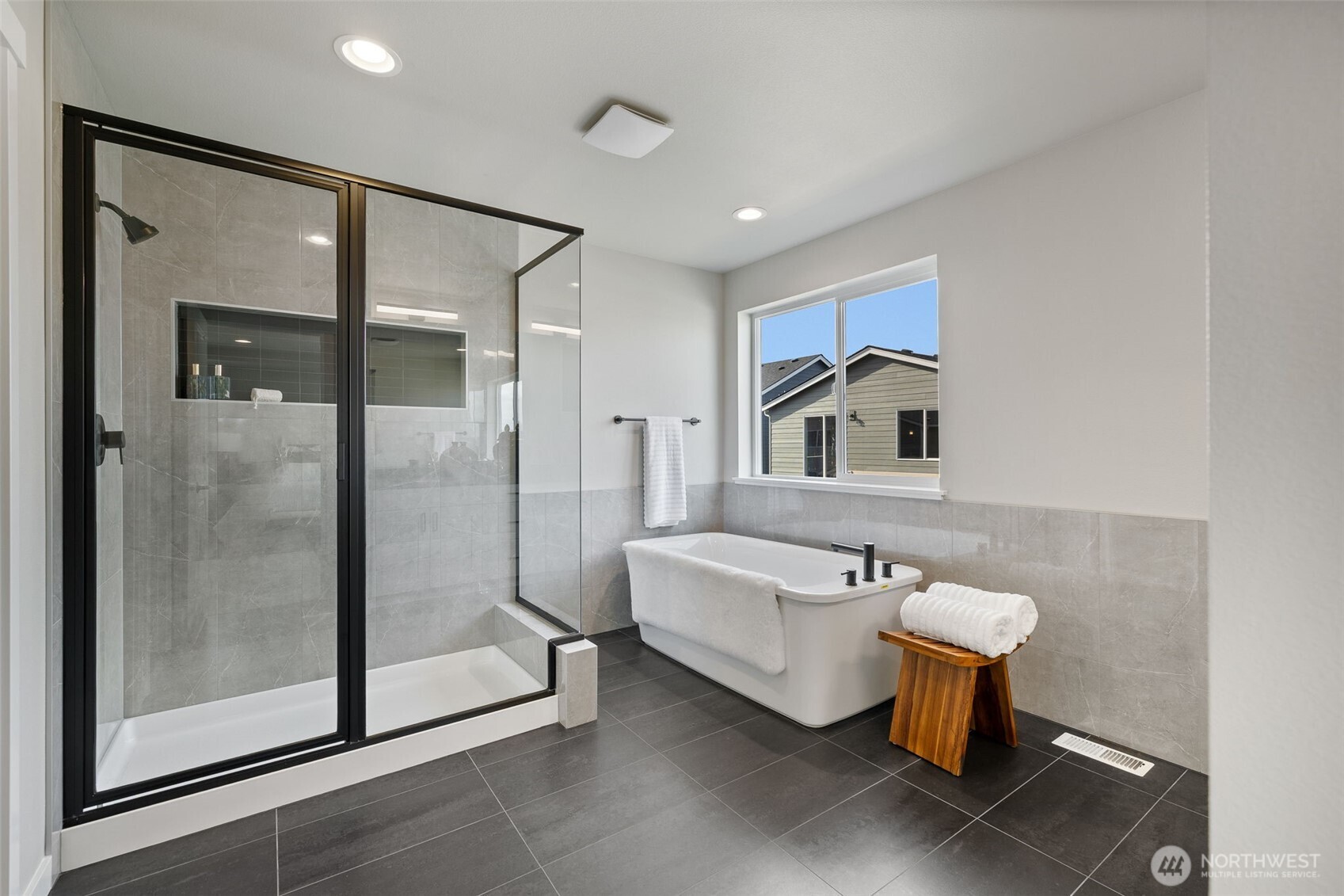 14316 Ash Way A Property Photo 10