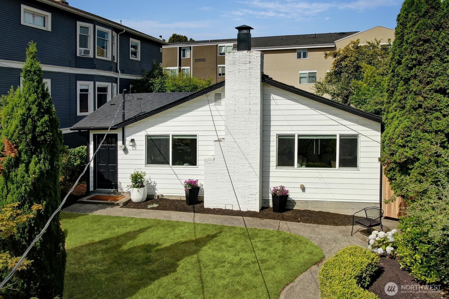 2353 Federal Avenue Property Photo 1