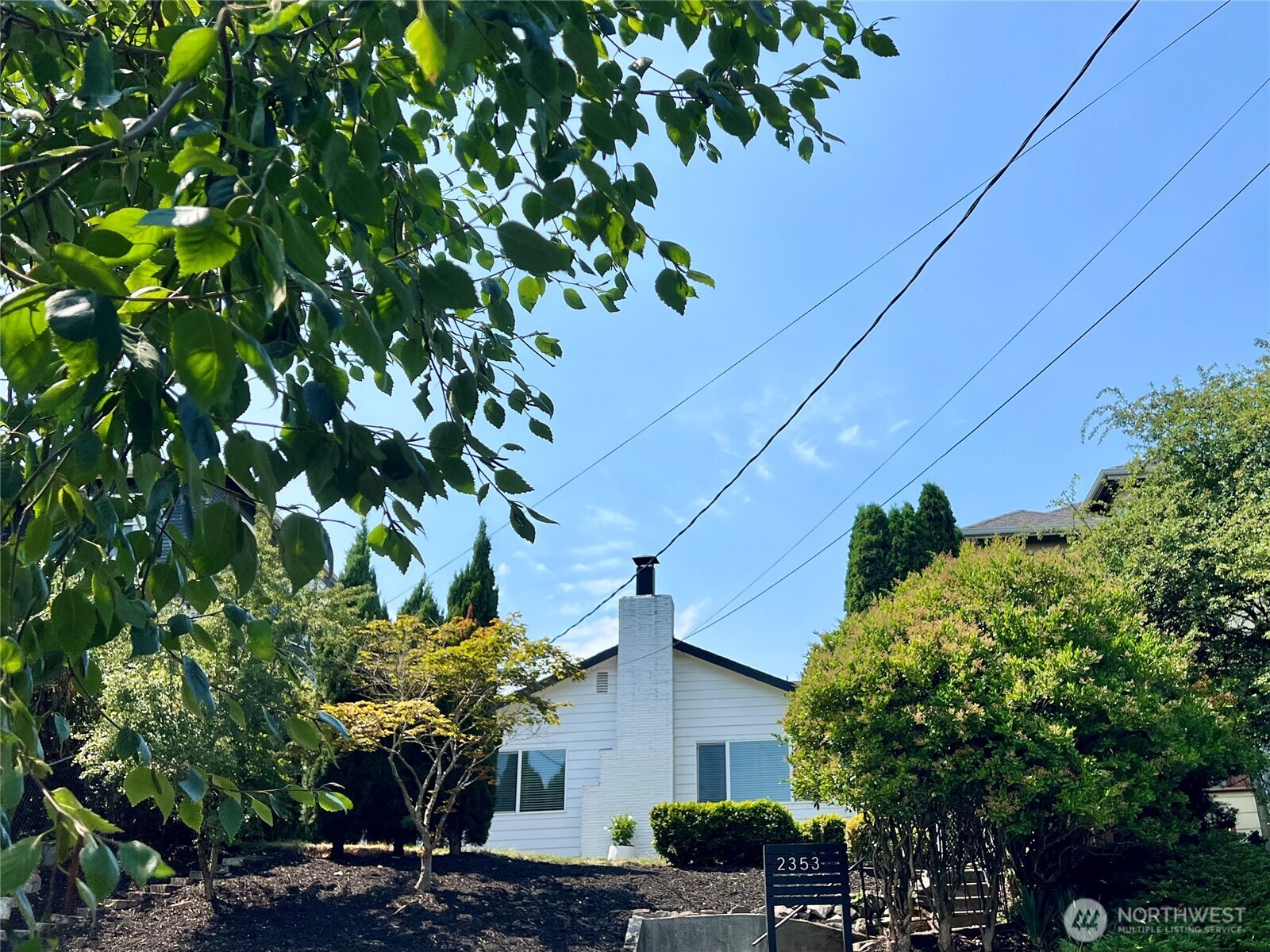 2353 Federal Avenue Property Photo 2