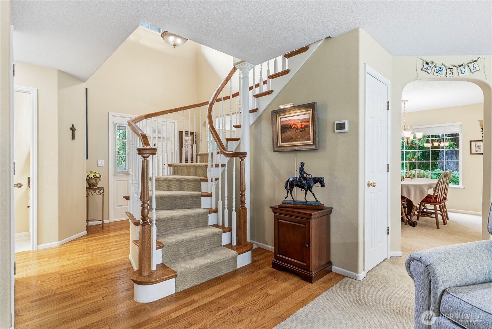 105 Inglewood Park Property Photo 2