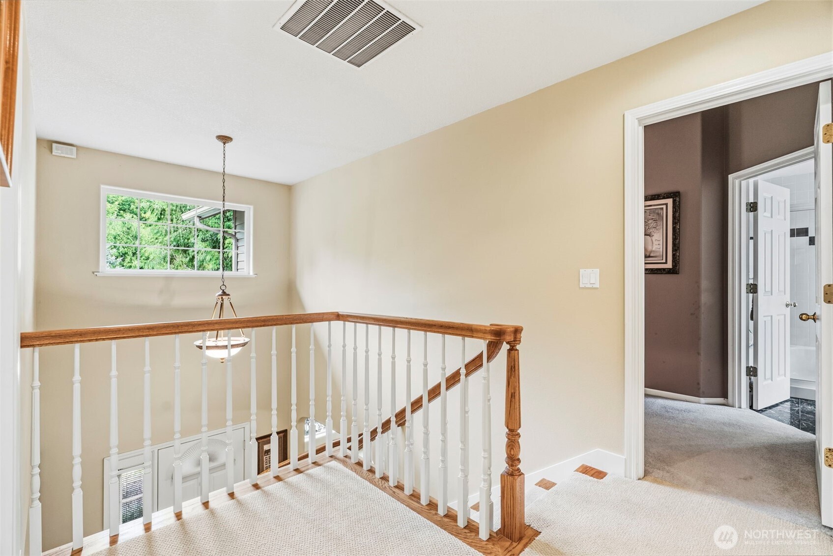 105 Inglewood Park Property Photo 11