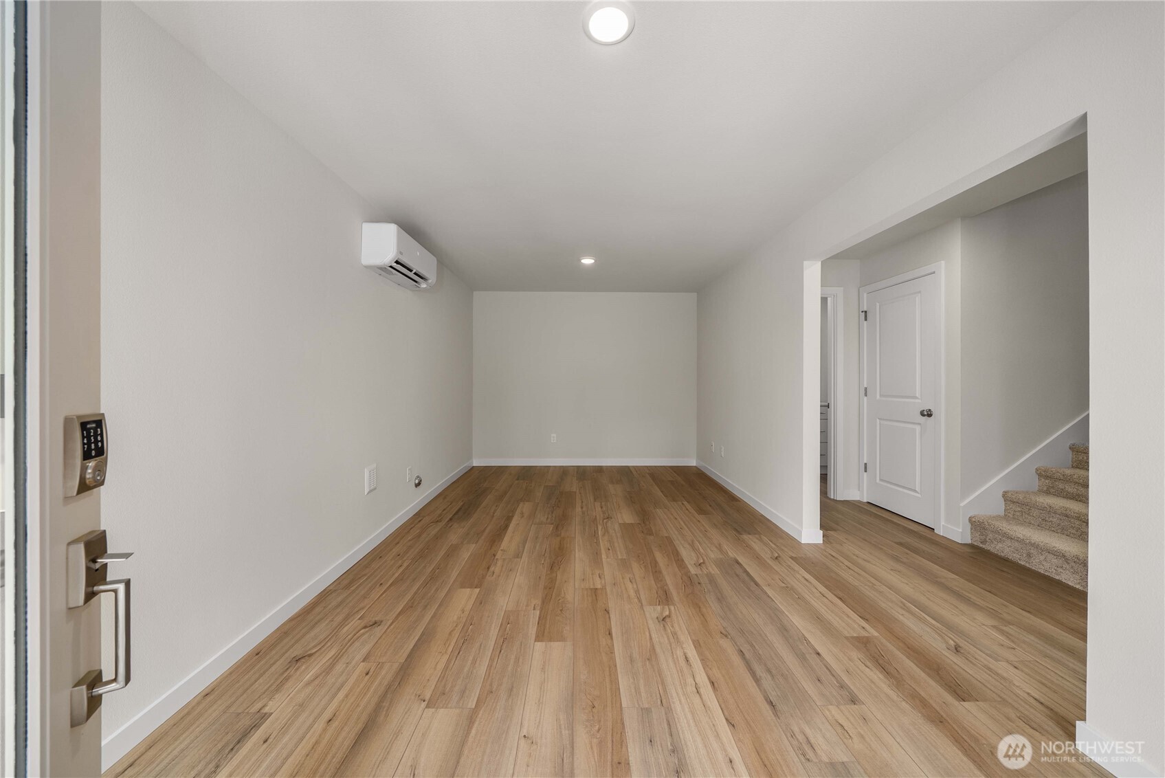 4261 Aberdeen Way Property Photo 7