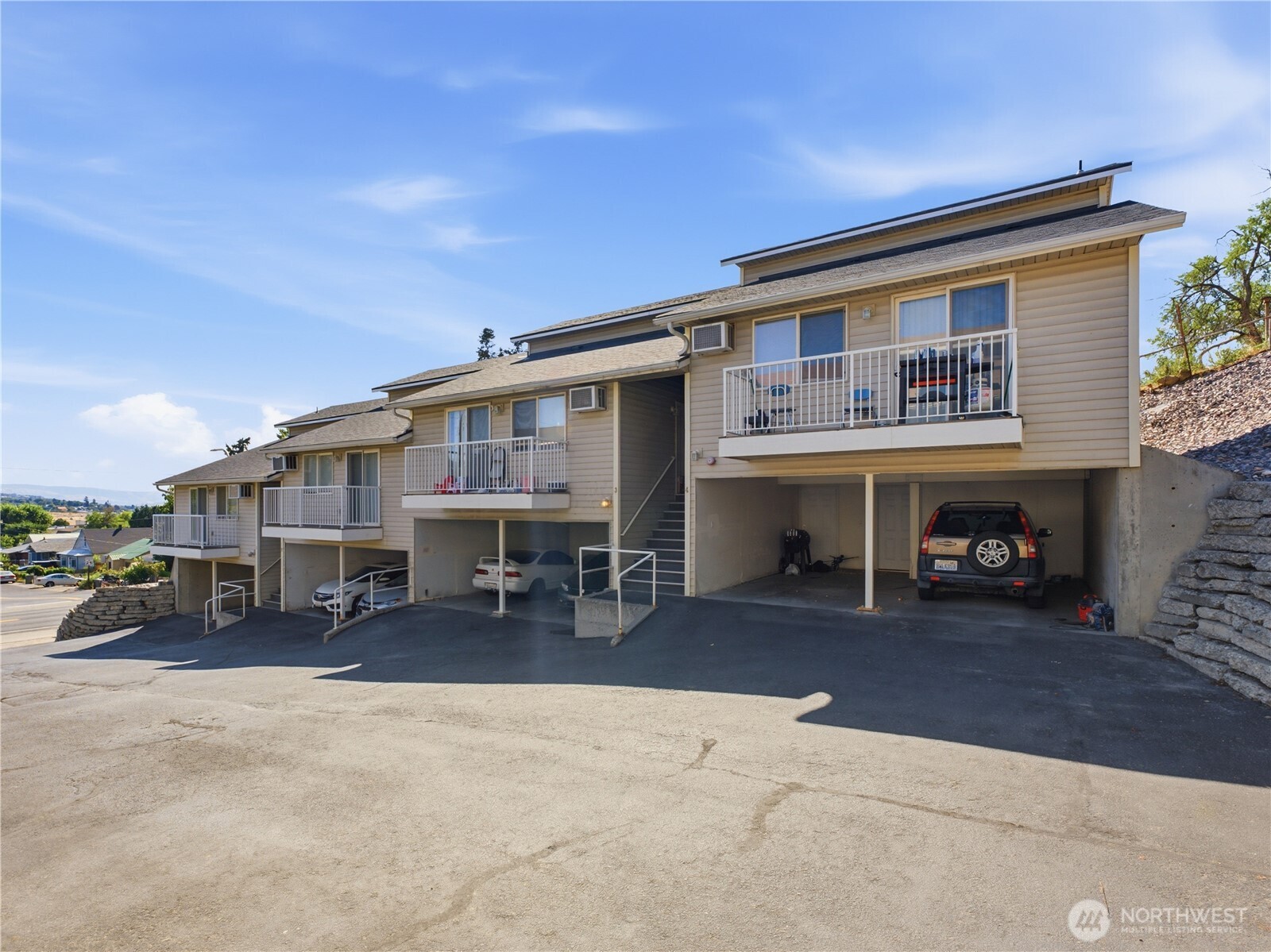 1686 S Mission Street 1 Property Photo 2