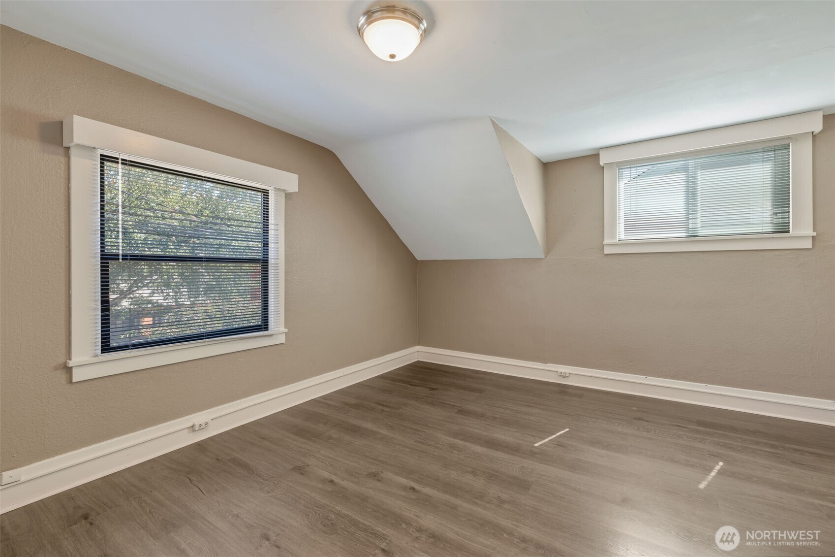 6747 Alonzo Avenue Property Photo 8