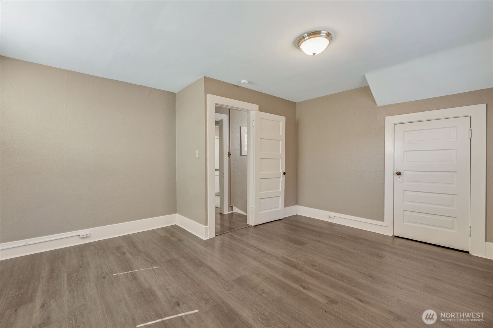 6747 Alonzo Avenue Property Photo 9