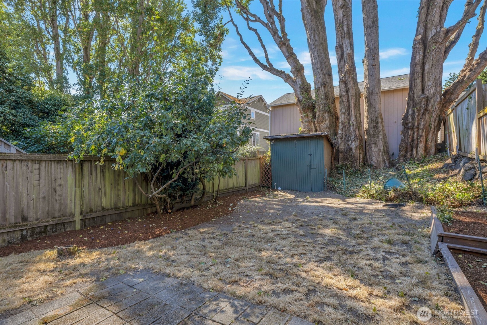 6747 Alonzo Avenue Property Photo 15