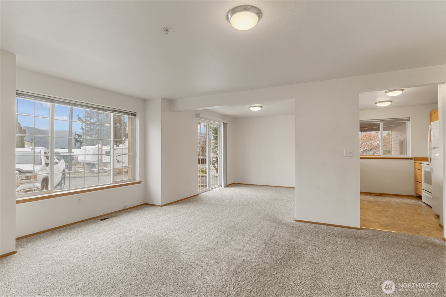 1011 D N Baker Avenue D Property Photo 10
