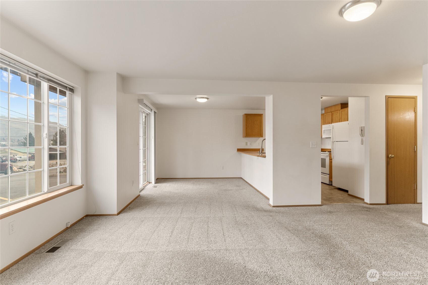 1011 D N Baker Avenue D Property Photo 11