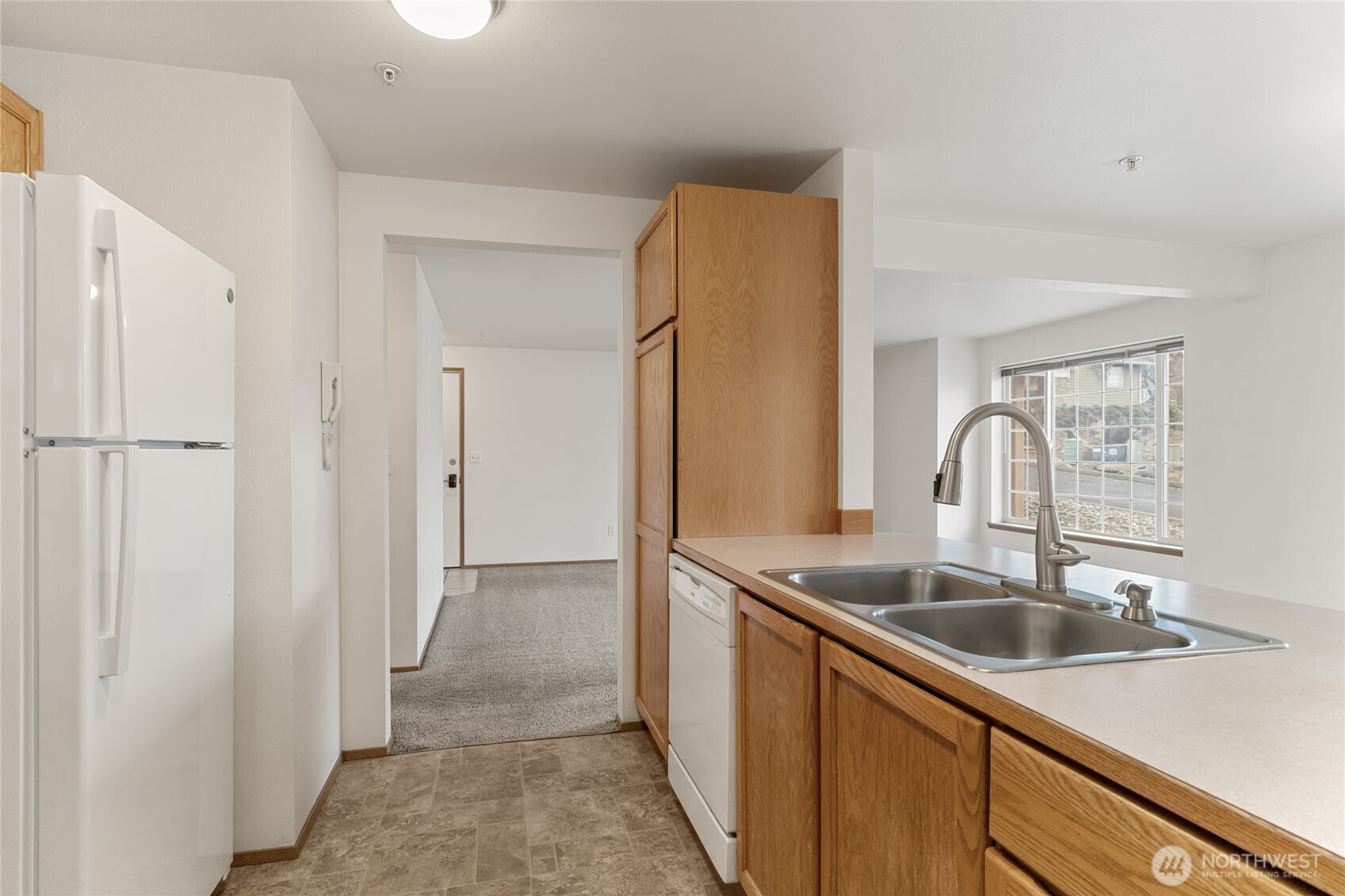 1011 D N Baker Avenue D Property Photo 12