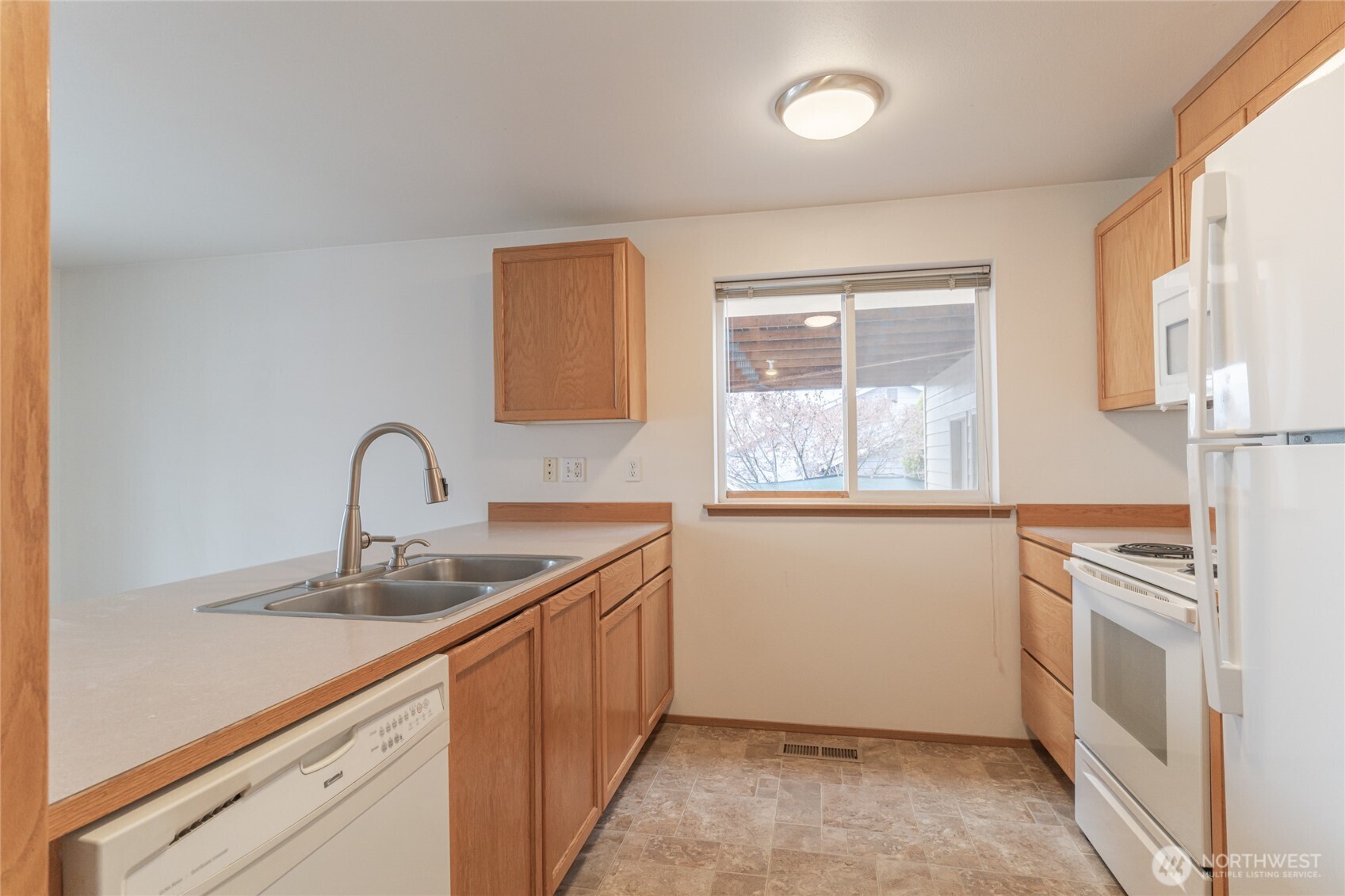 1011 D N Baker Avenue D Property Photo 18