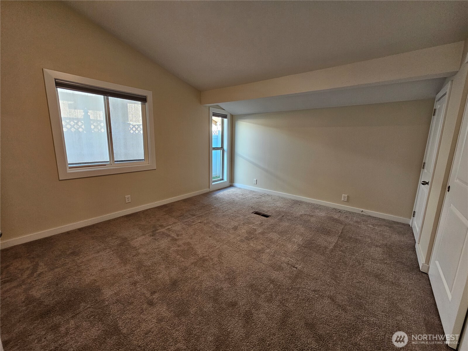 5118 S 164th Street Property Photo 15