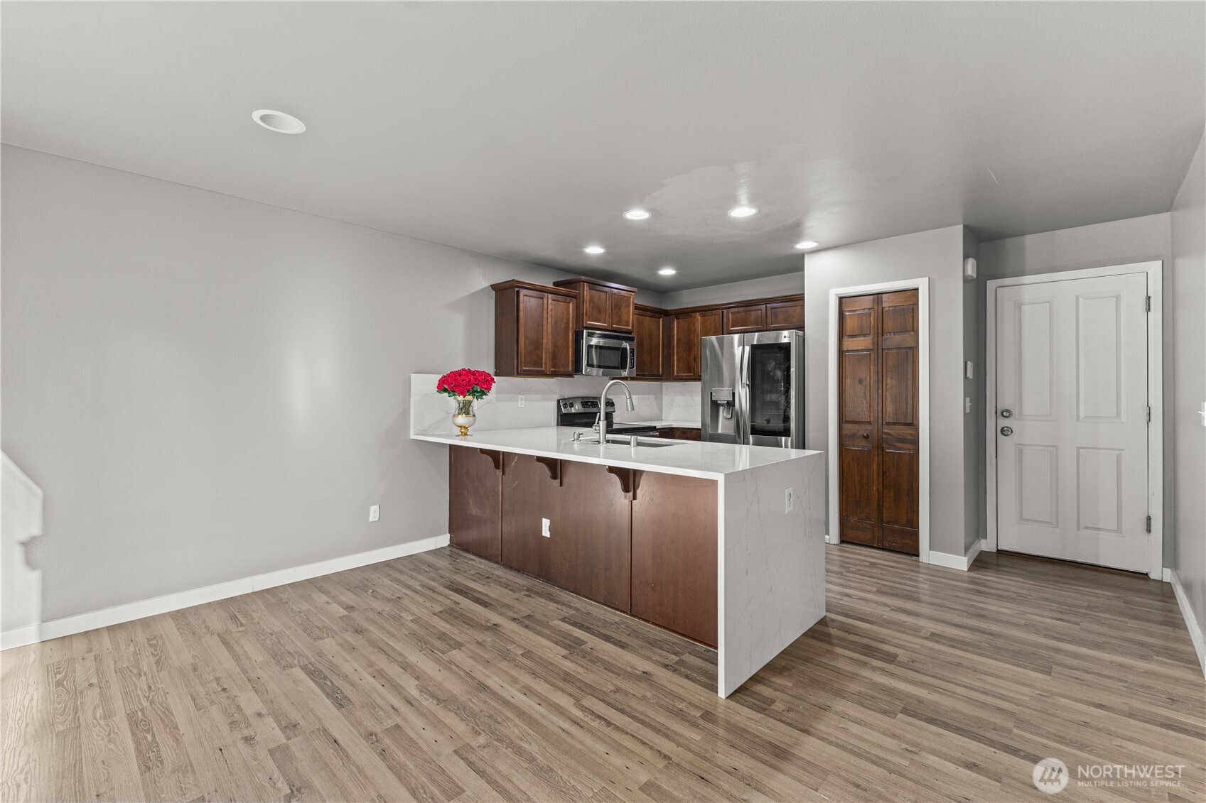 7428 19th Place Property Photo 5