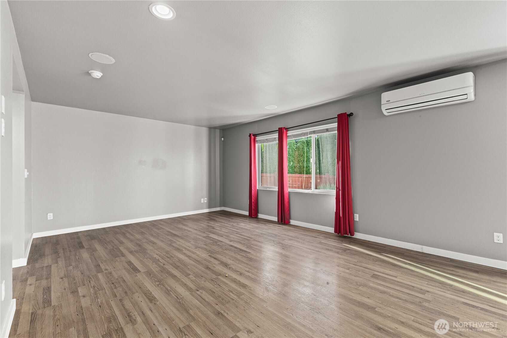 7428 19th Place Property Photo 8