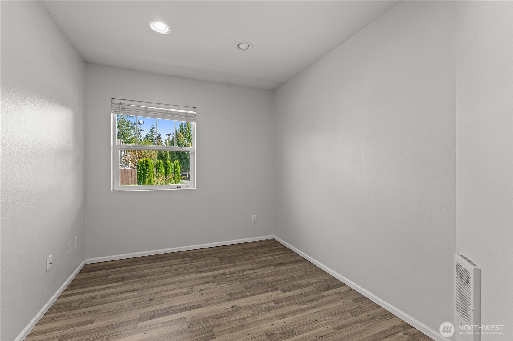7428 19th Place Property Photo 10