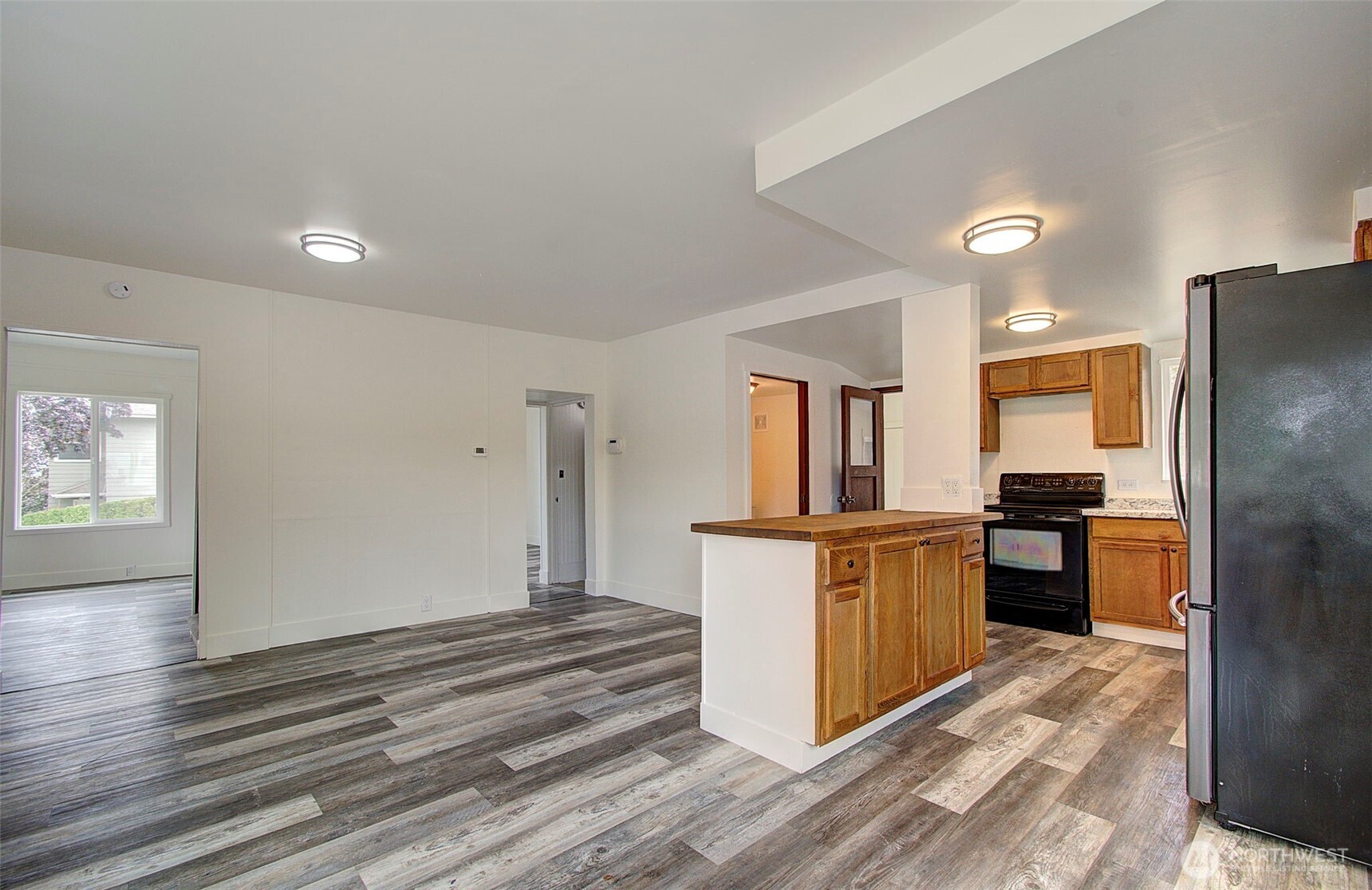 601 Cowlitz Way Property Photo 4