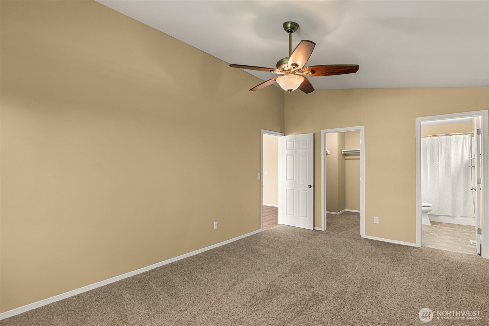 524 N Montclair Avenue Property Photo 11