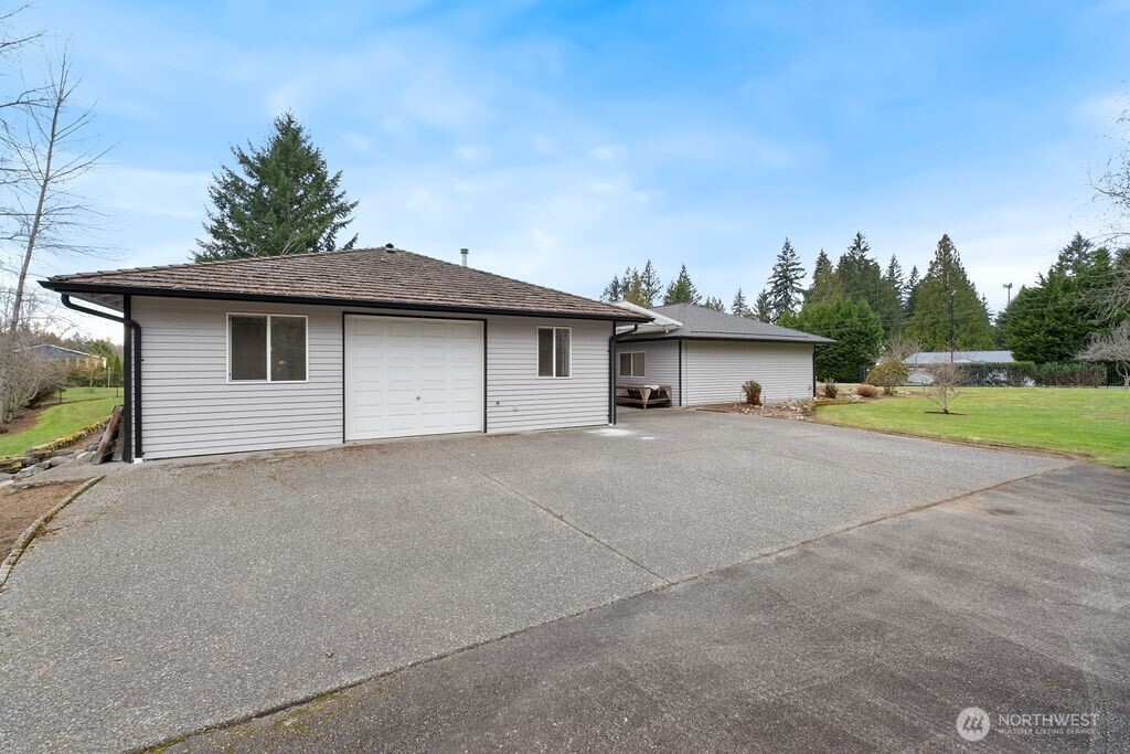 13822 Meridian Street Property Photo 2