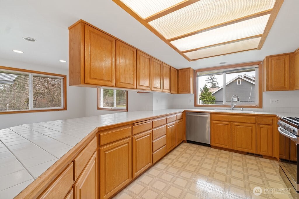 13822 Meridian Street Property Photo 6