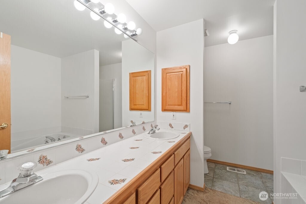 13822 Meridian Street Property Photo 18