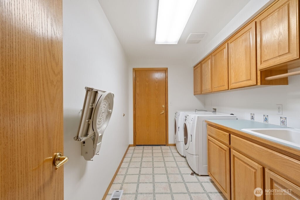 13822 Meridian Street Property Photo 22