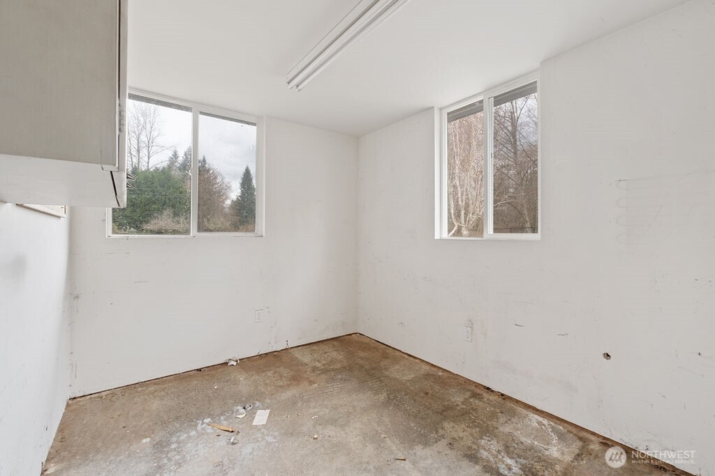 13822 Meridian Street Property Photo 28
