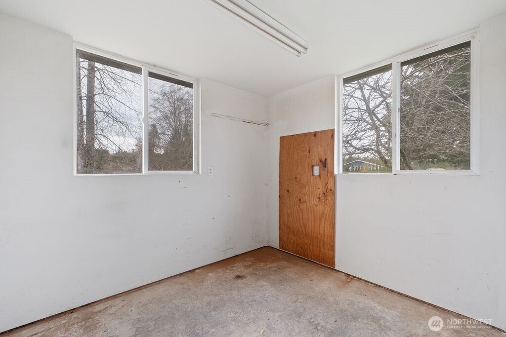13822 Meridian Street Property Photo 29