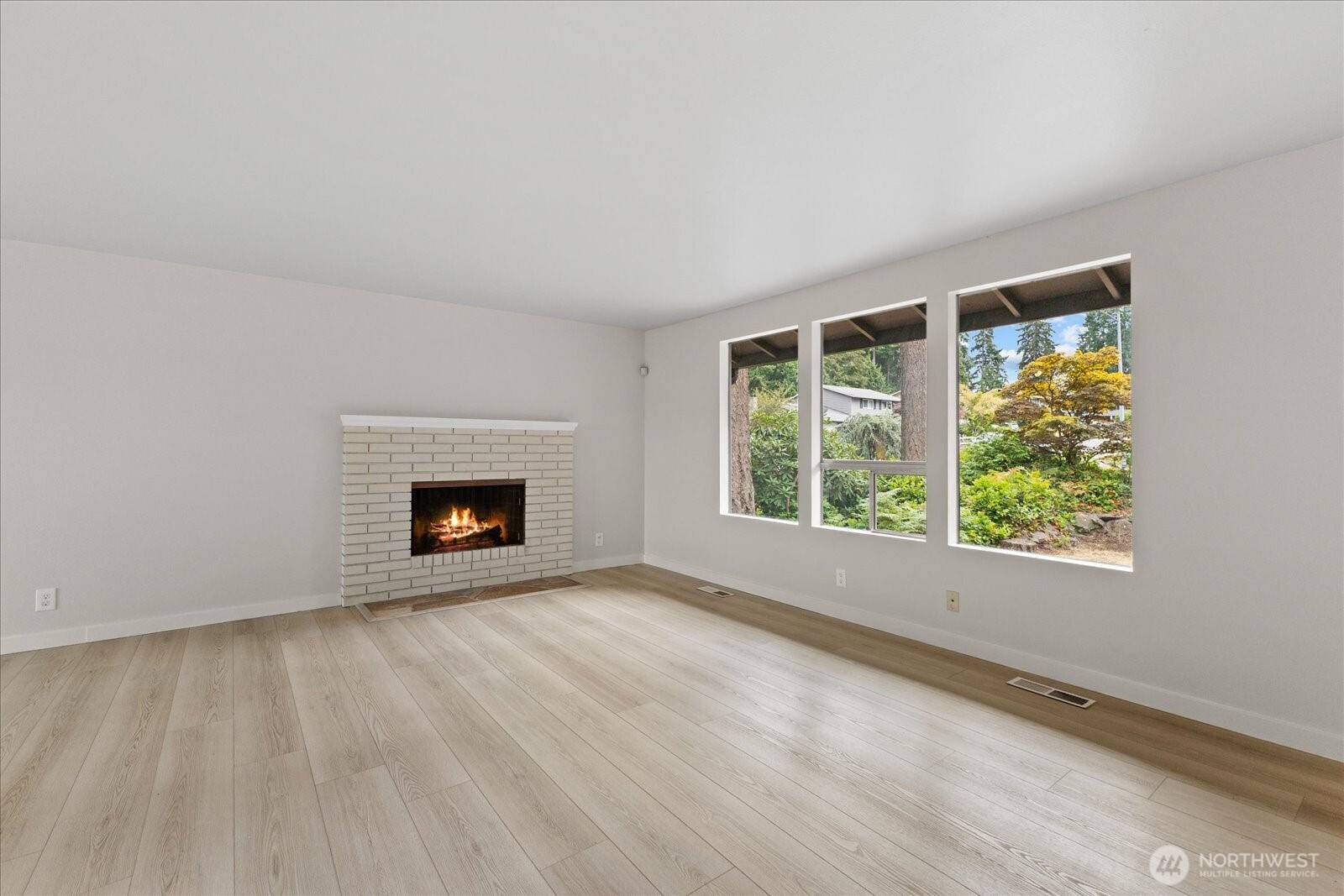 5819 172nd Place Property Photo 5