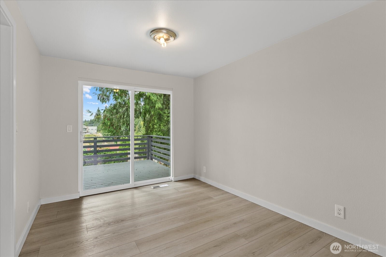 5819 172nd Place Property Photo 7