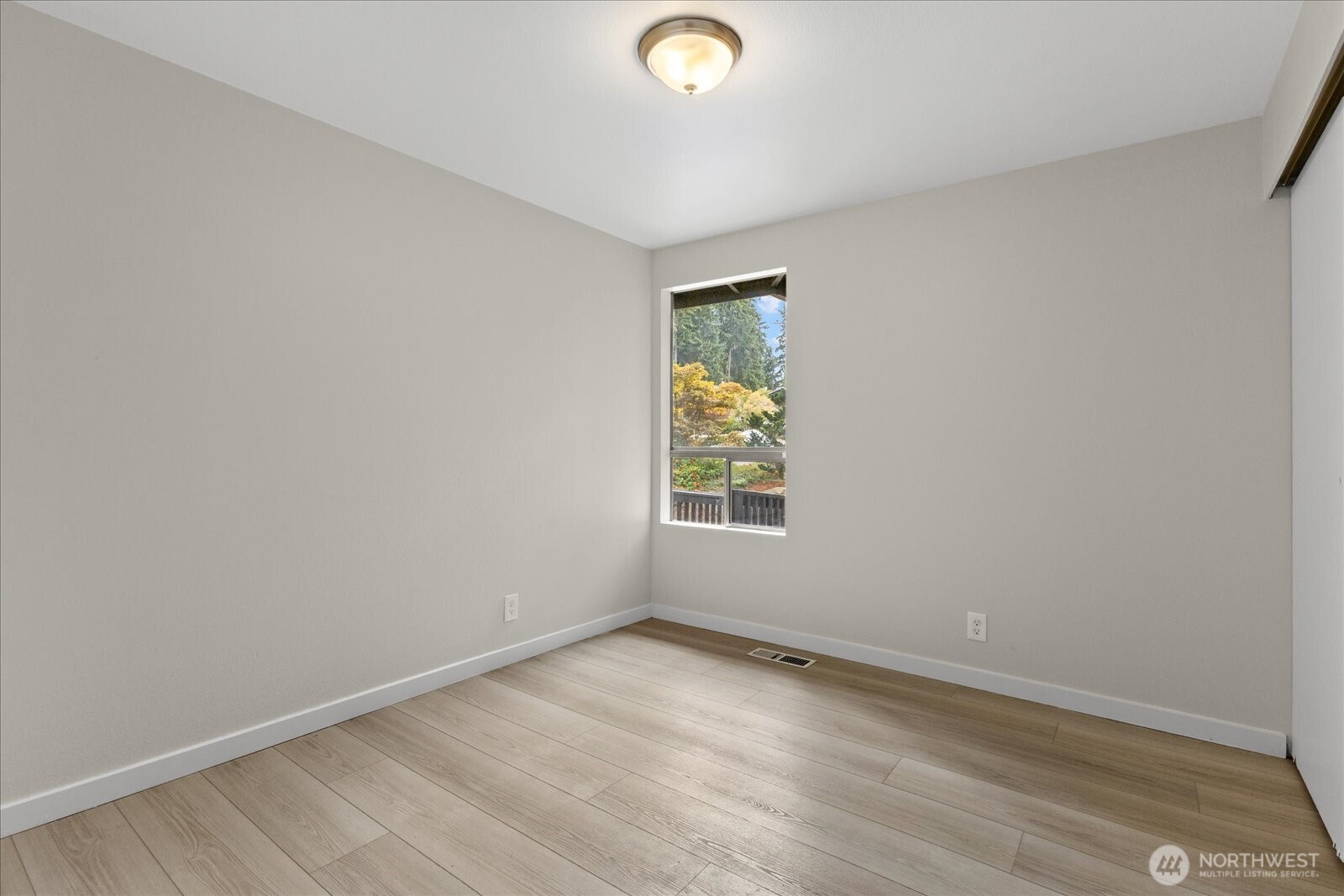 5819 172nd Place Property Photo 14