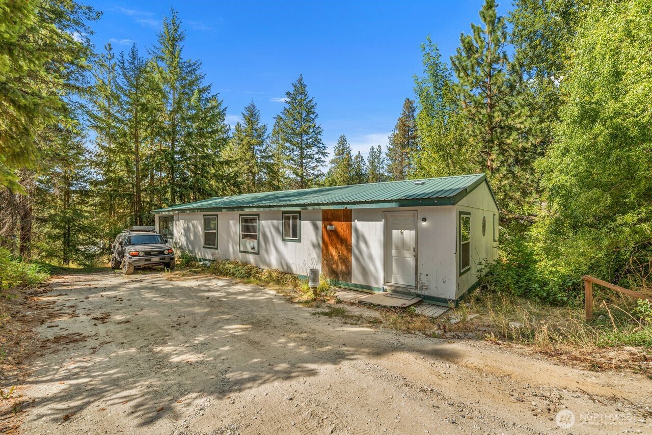 24608 Spur Street Property Photo 2