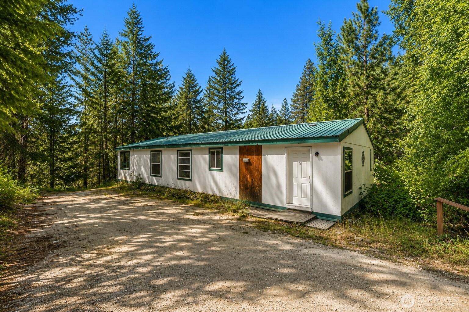 24608 Spur Street Property Photo 3