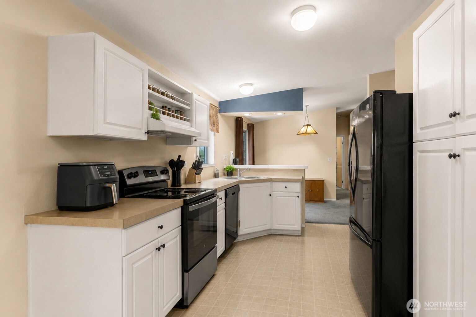 24608 Spur Street Property Photo 6