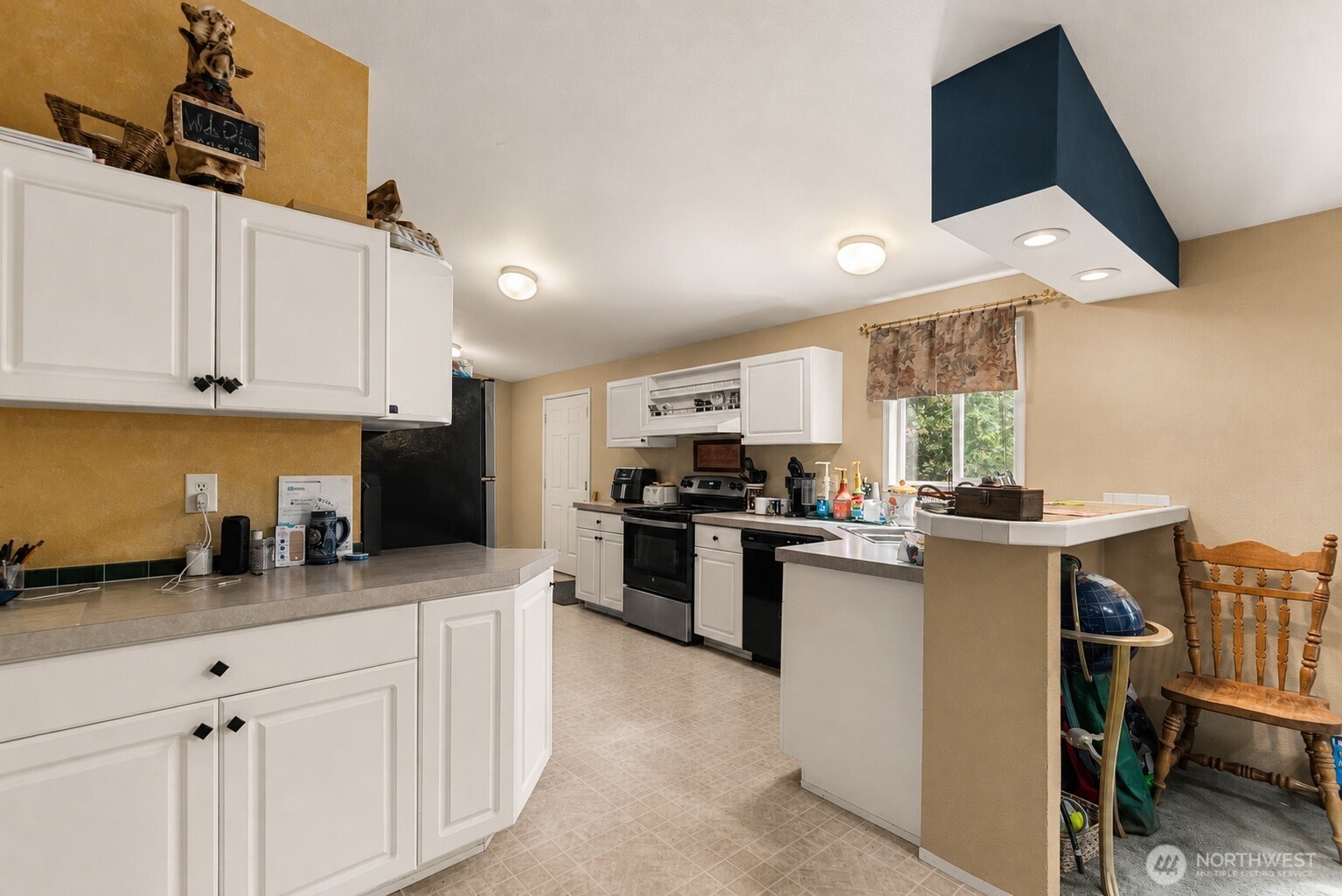 24608 Spur Street Property Photo 7
