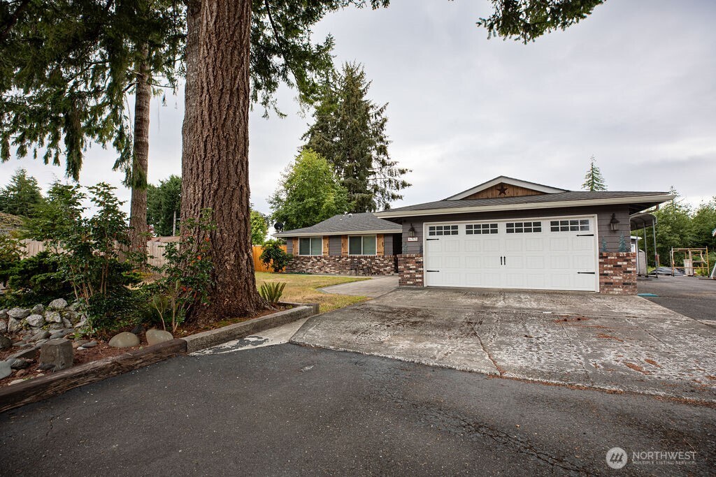 853 Robin Hood Loop Property Photo 1