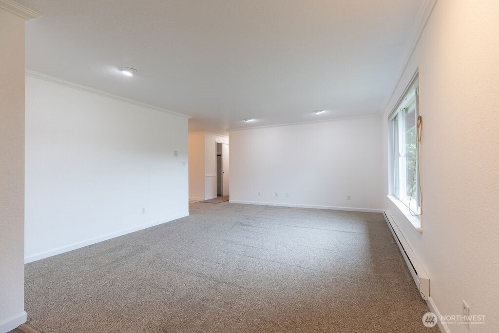 853 Robin Hood Loop Property Photo 9