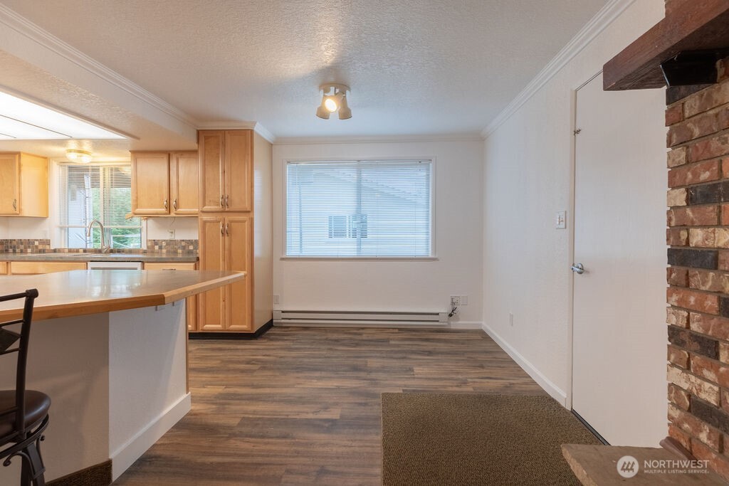 853 Robin Hood Loop Property Photo 16