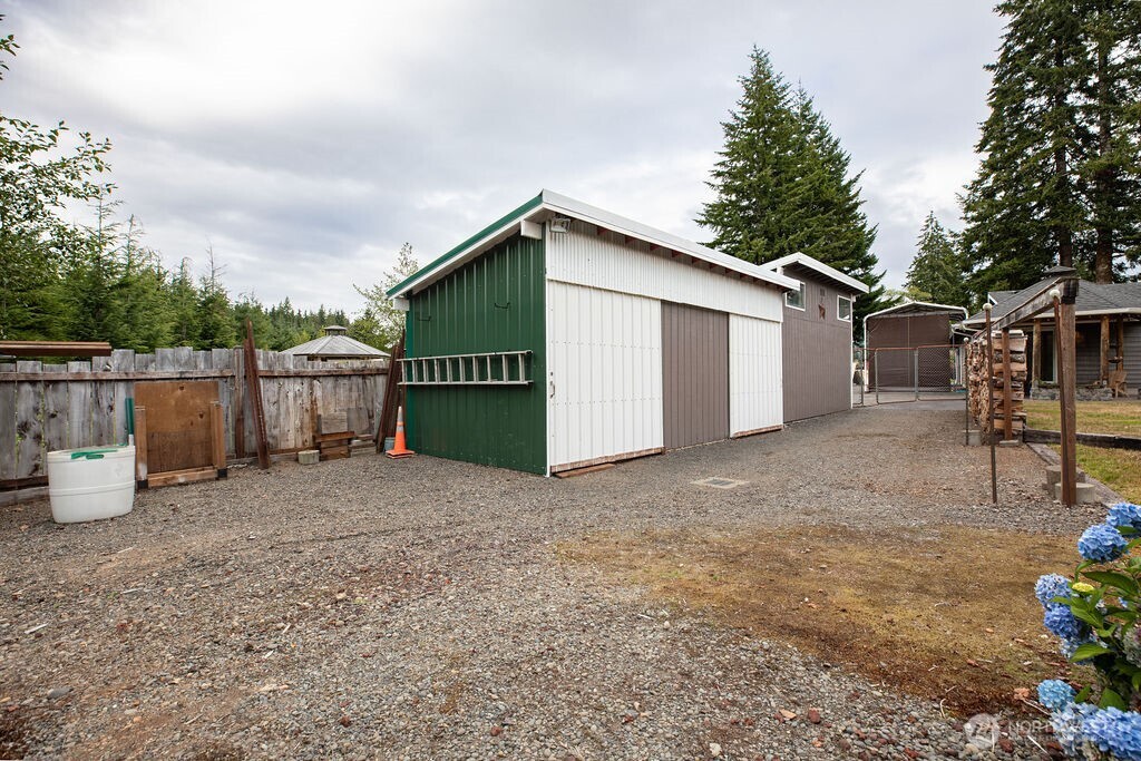 853 Robin Hood Loop Property Photo 36