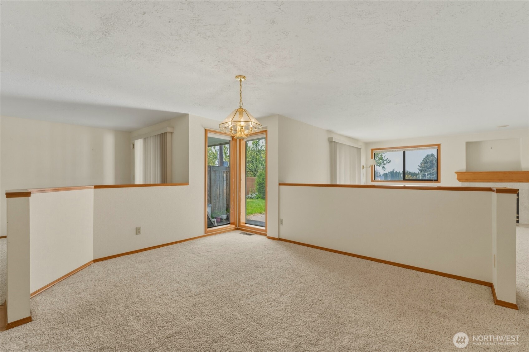807 Se Sentry Drive Property Photo 4
