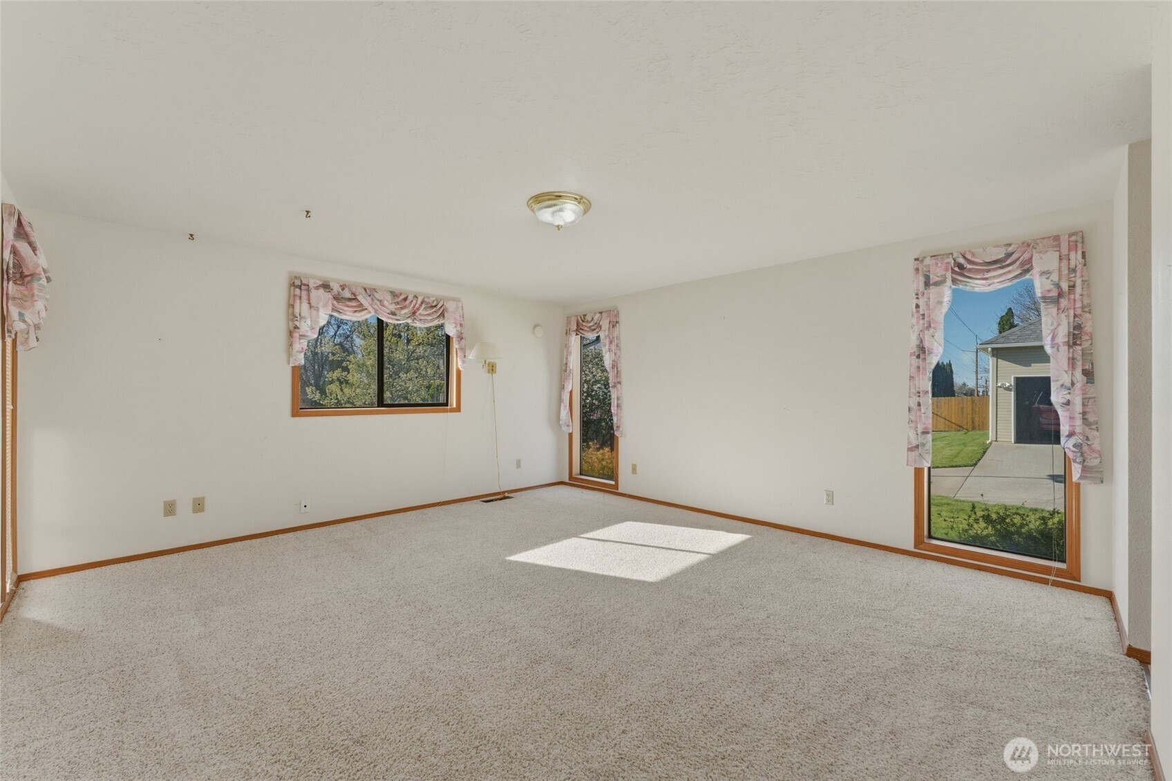 807 Se Sentry Drive Property Photo 10