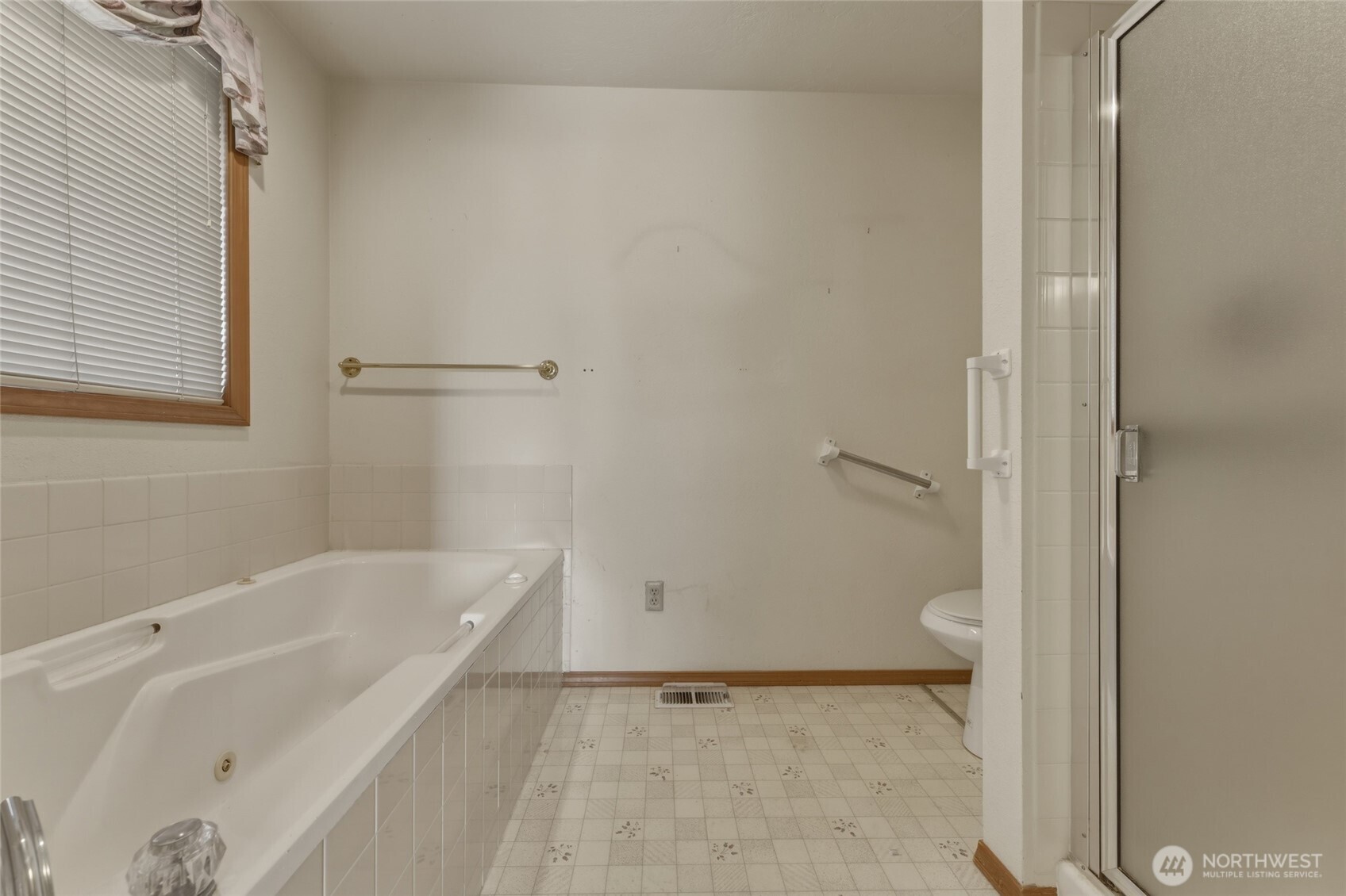 807 Se Sentry Drive Property Photo 13