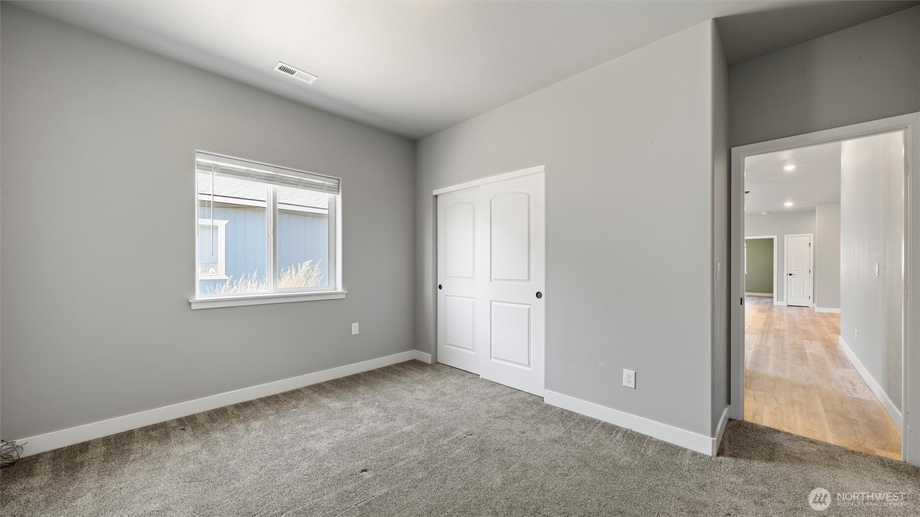 352 E Davis Street Property Photo 26