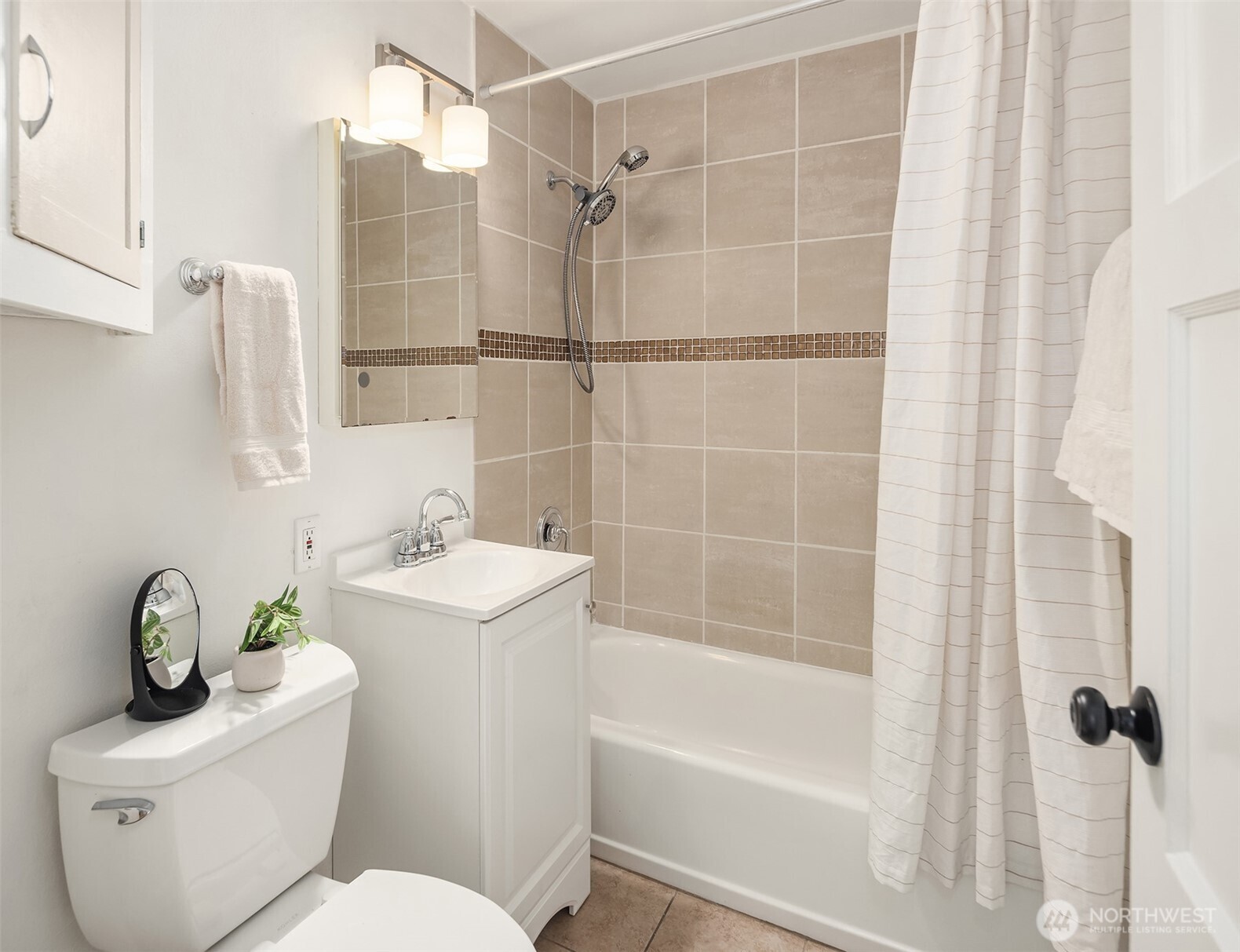 3504 Ne 93rd Street Property Photo 12