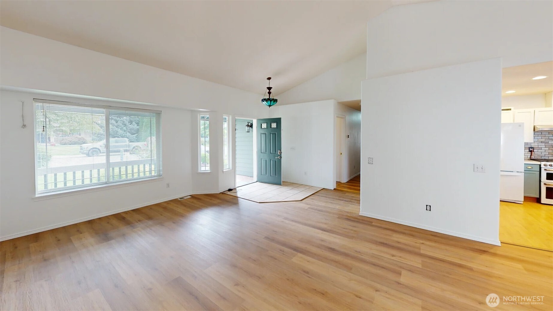 1605 N Bluegrass Lane Property Photo 3