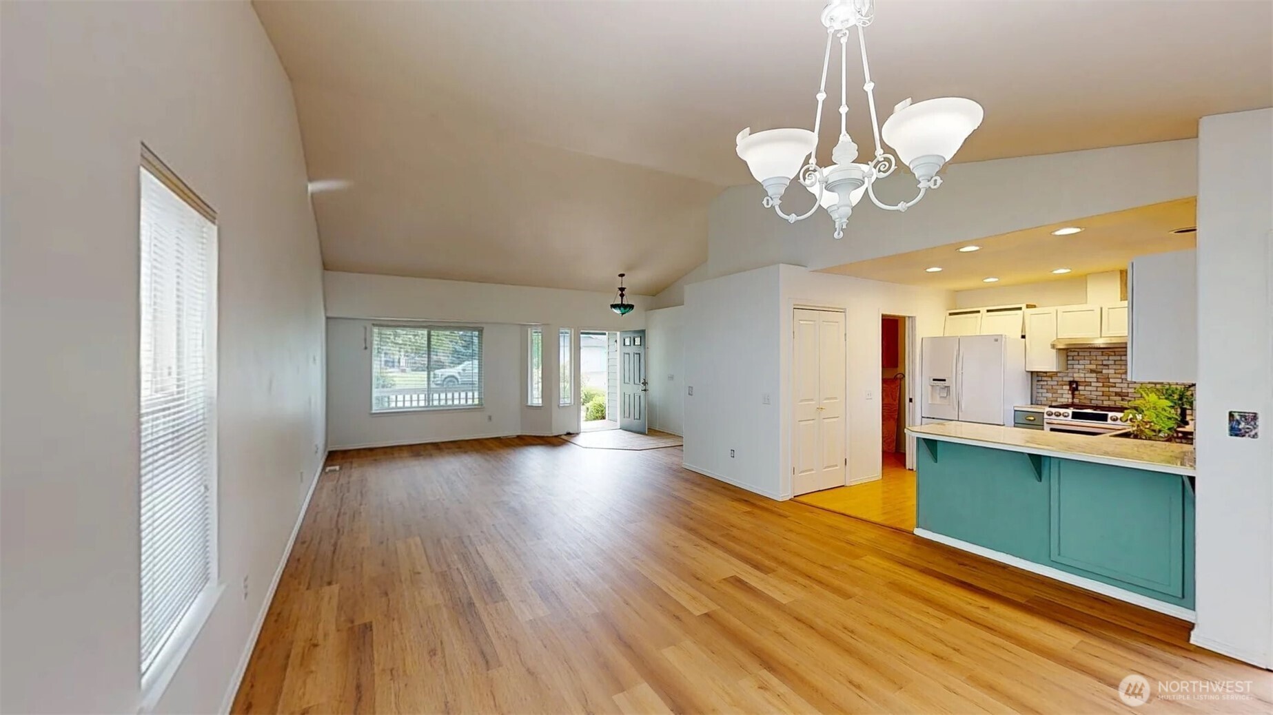 1605 N Bluegrass Lane Property Photo 5